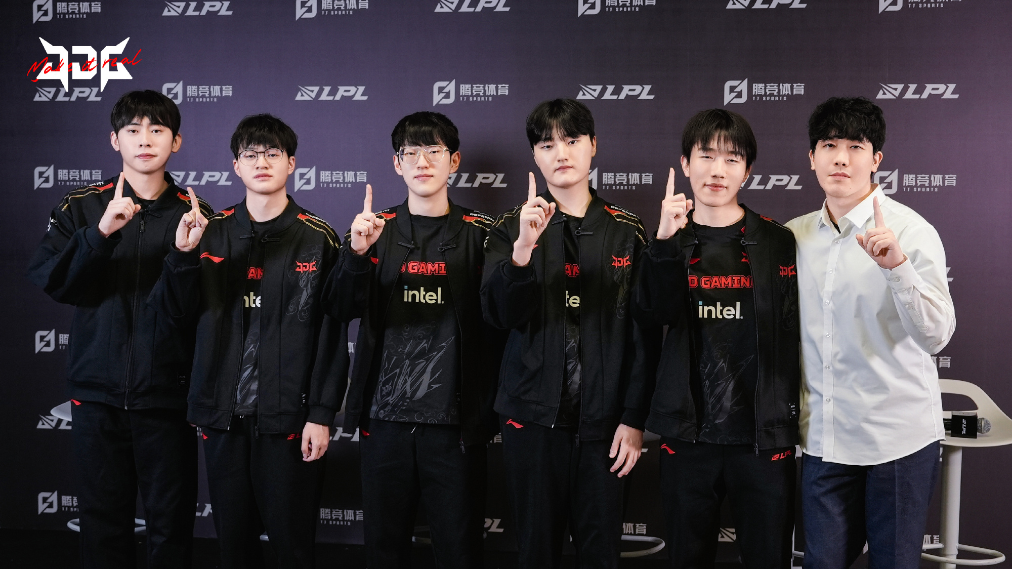 JDG鏖战FNC，369打出惊人五杀宿命之战八强赛，点燃全场激情