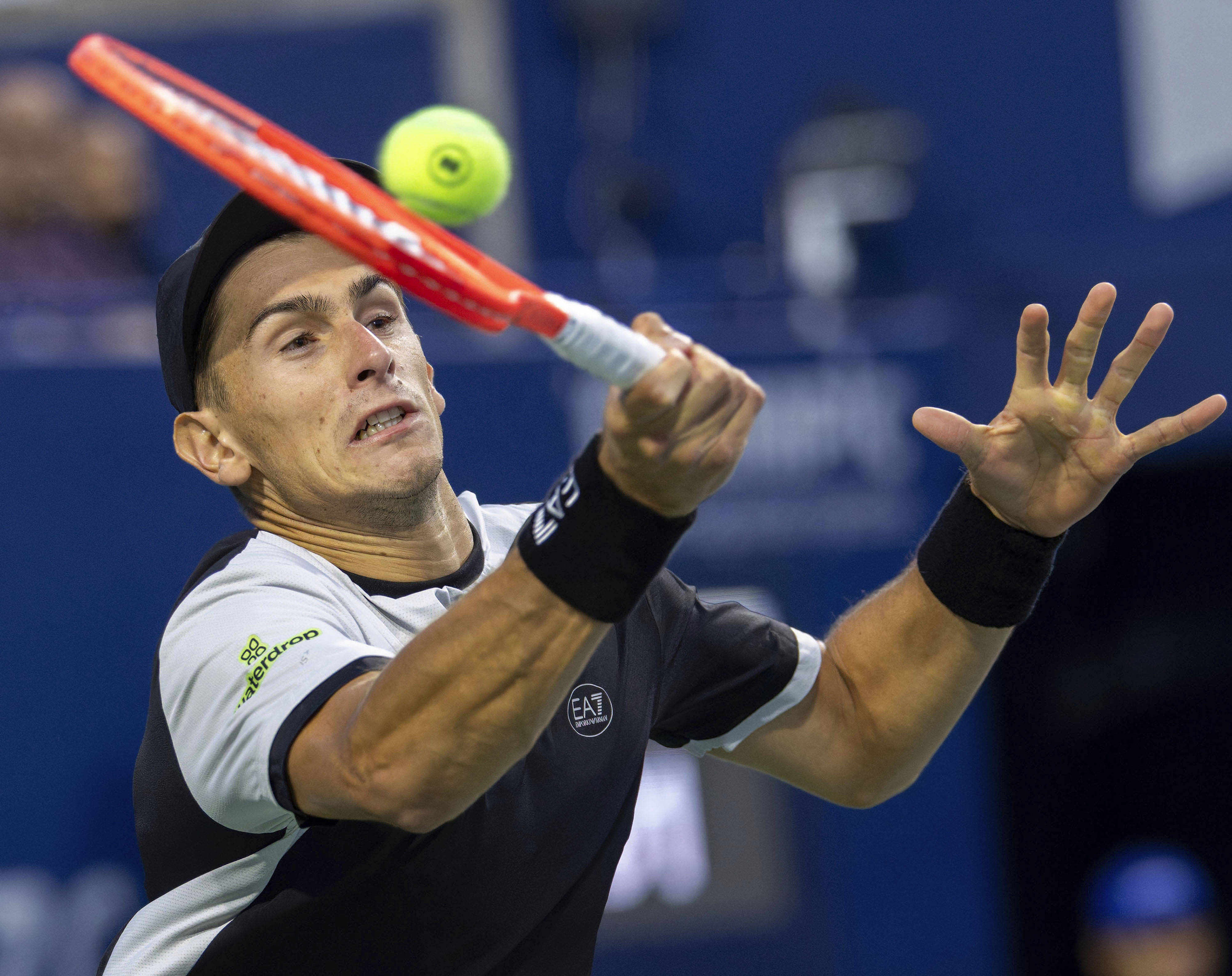 法国网球队翻盘西班牙网球队，兹维列夫关键制胜